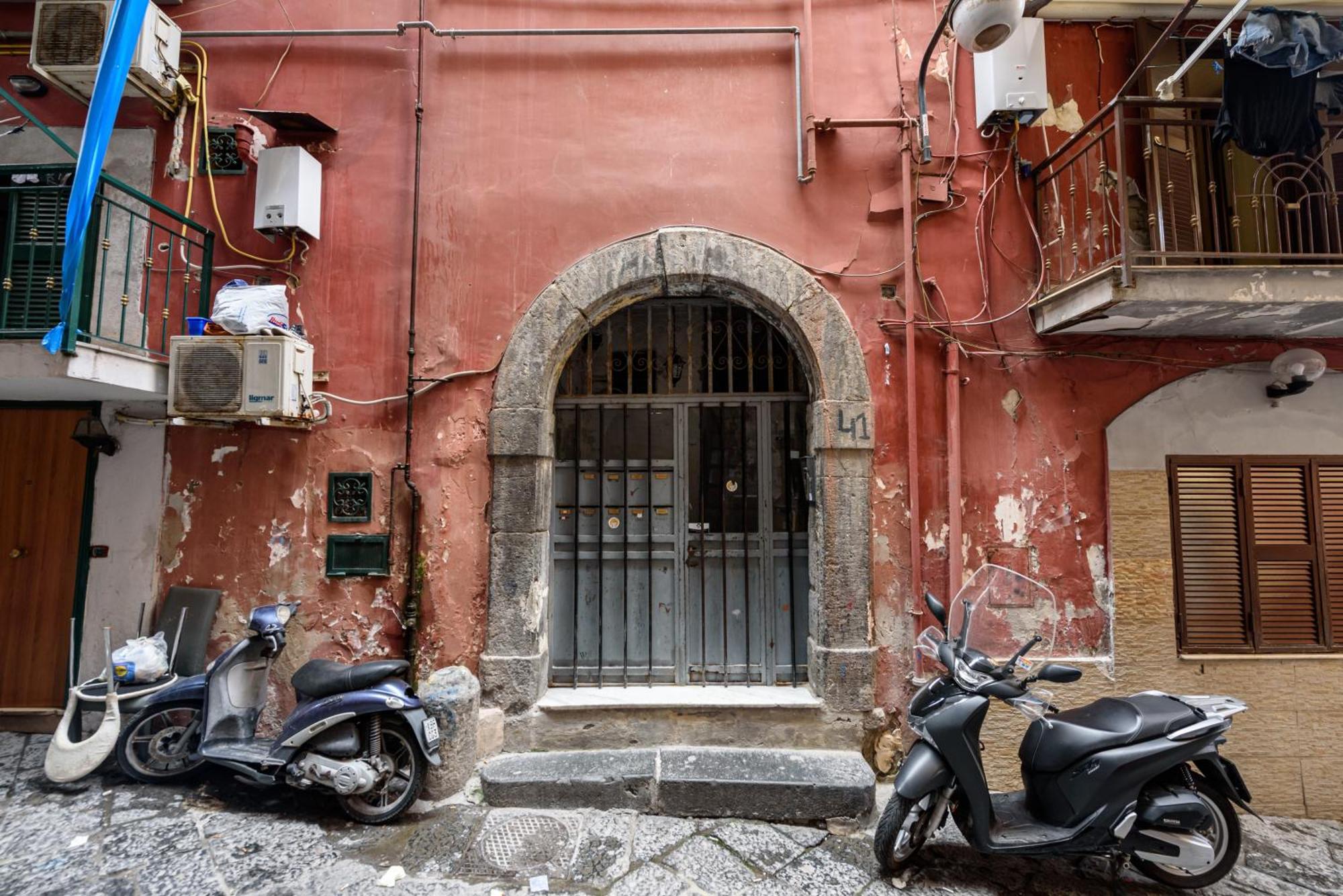 Vico Tre Re A Toledo 41 Naples